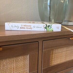 5-Minute Bible Study for Women Book
